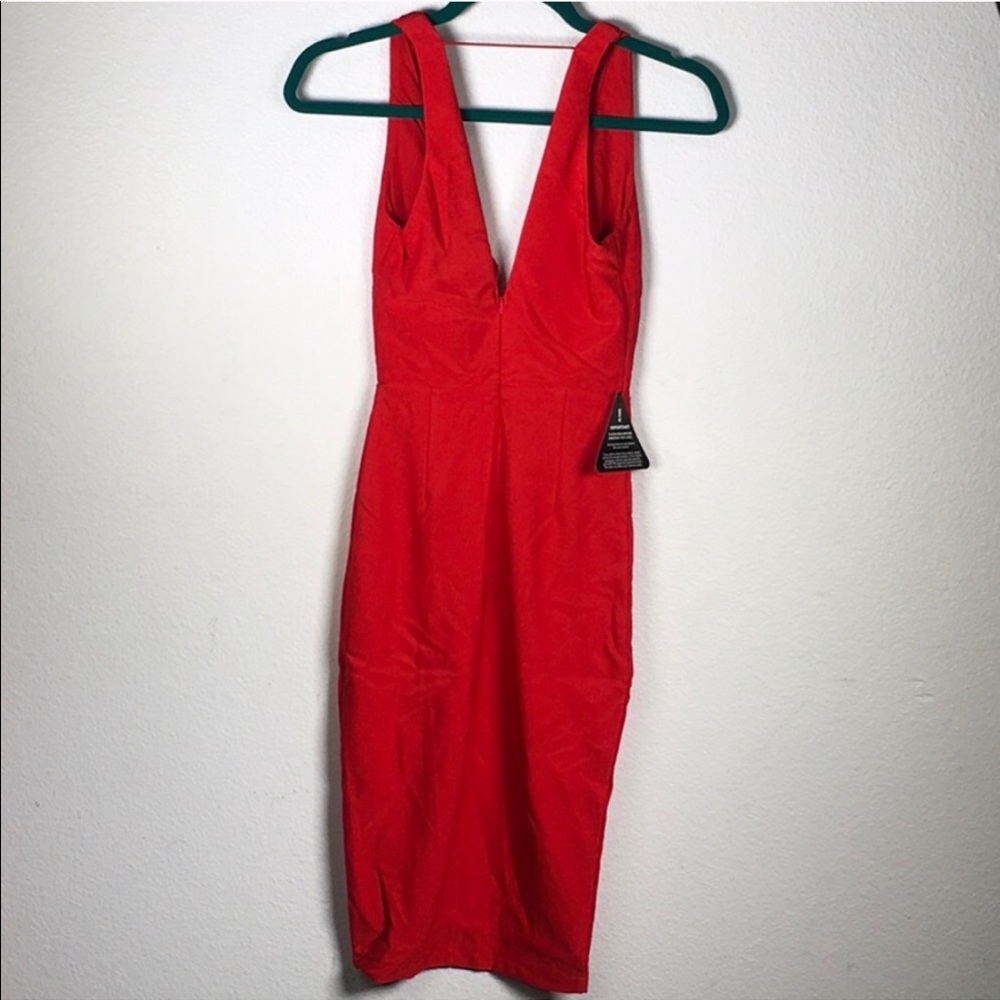 💕SALE Nasty Gal Rare Red London Wavy Plunge Dress - Picture 7 of 8